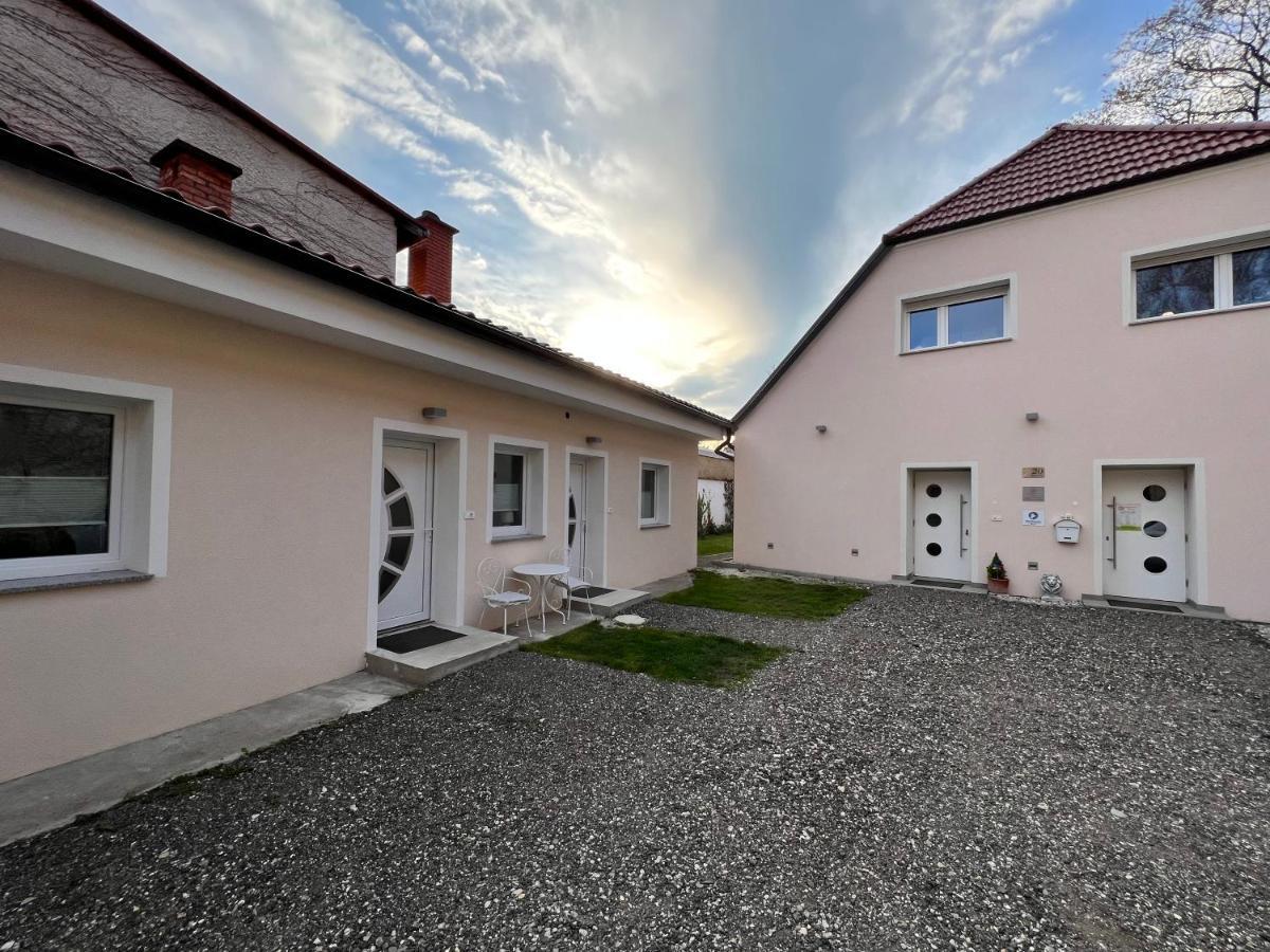 Om Yoga Center Apartment Slovenska Bistrica Exterior photo